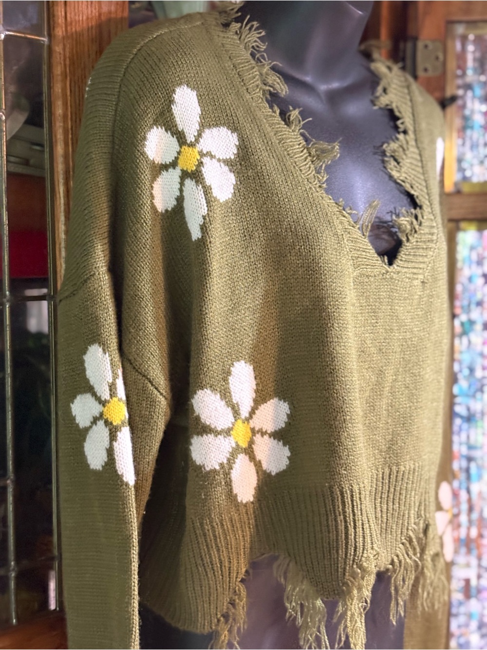 Just Polly Distressed Daisy Knit Pullover Sweater in olive green xl - Picture 7 of 9